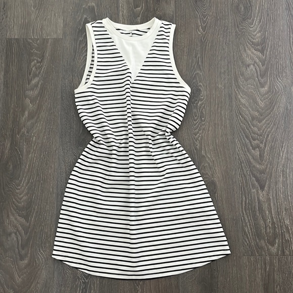 3/25$-Stripped dress - Picture 1 of 3